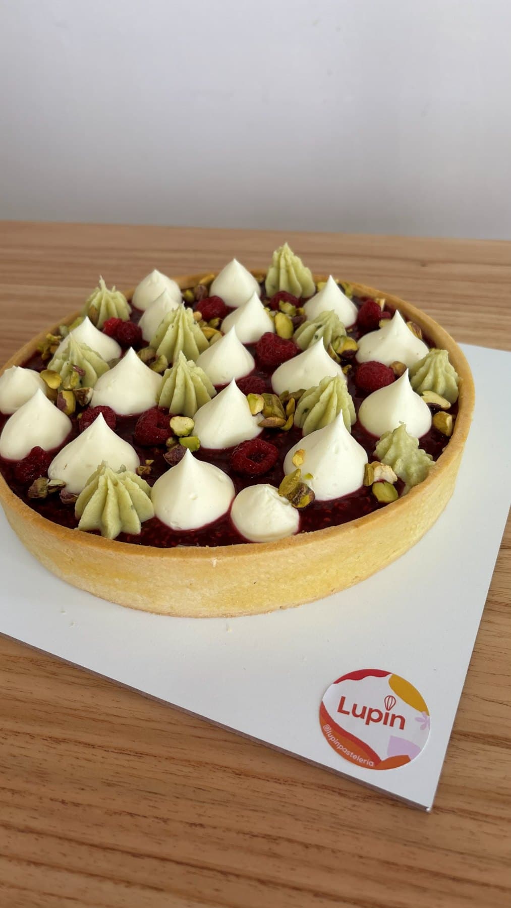 Tarta de pistacho y frambuesa